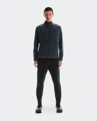 Hombre Chaqueta Impermeable Aislada