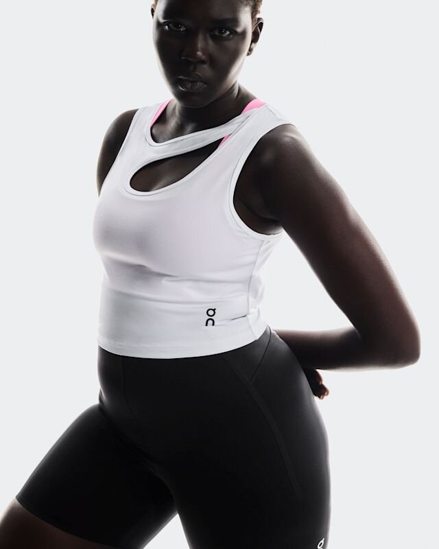 Mujer Studio Cut-Out Crop Mujer Studio Cut-Out Crop
