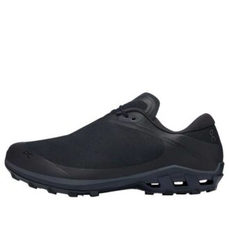 On Running x Post Archive Faction Cloudventure “Totalmente Negro”